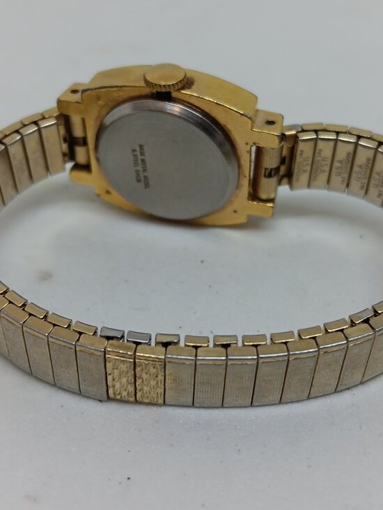 VINTAGE 1974 Timex Model 23 Women\'s 22mm Gold Tone Manual Wind Watch